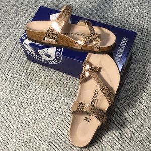 WMNS Birkenstock Arizona Sandals